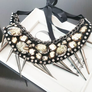 colier cu pietre si tinte