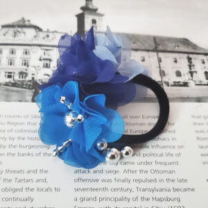 elastic de par cu flori