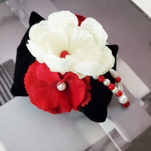 elastic de par cu flori