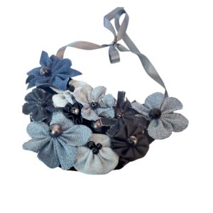 colier din flori de blugi