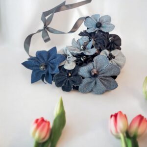 colier din flori de blugi