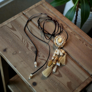 colier cu pandantiv