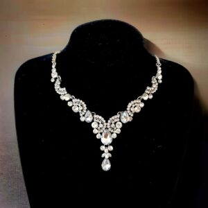 colier cu cristale