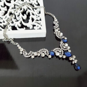 colier elegant cu cristale