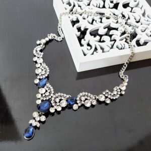 colier elegant cu cristale