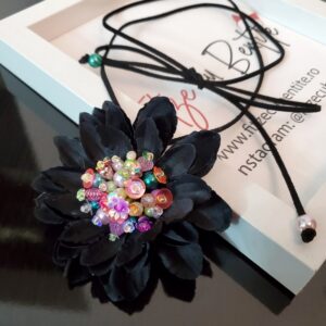 colier cu floare