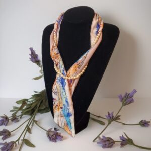 colier de perle si esarfa