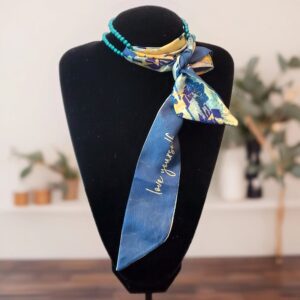 colier de perle si esarfa