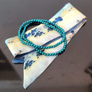 colier de perle si esarfa