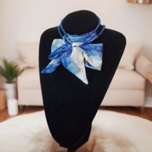 colier de perle si esarfa